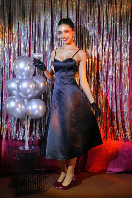 Party Maxi Dress in Black (Backorder)