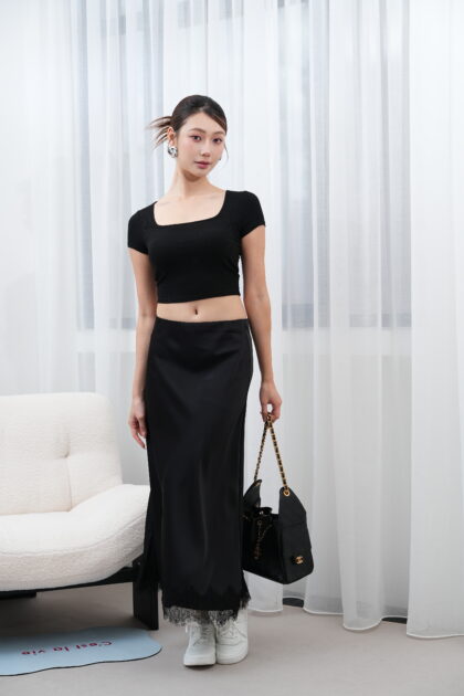 Comfort Crop Top in Black