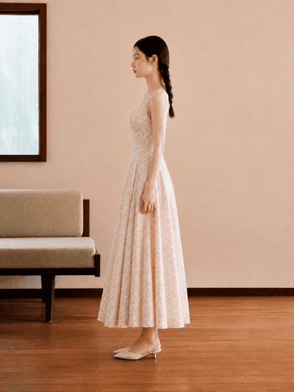 Vivi Maxi Dress in Flower Print - Image 3